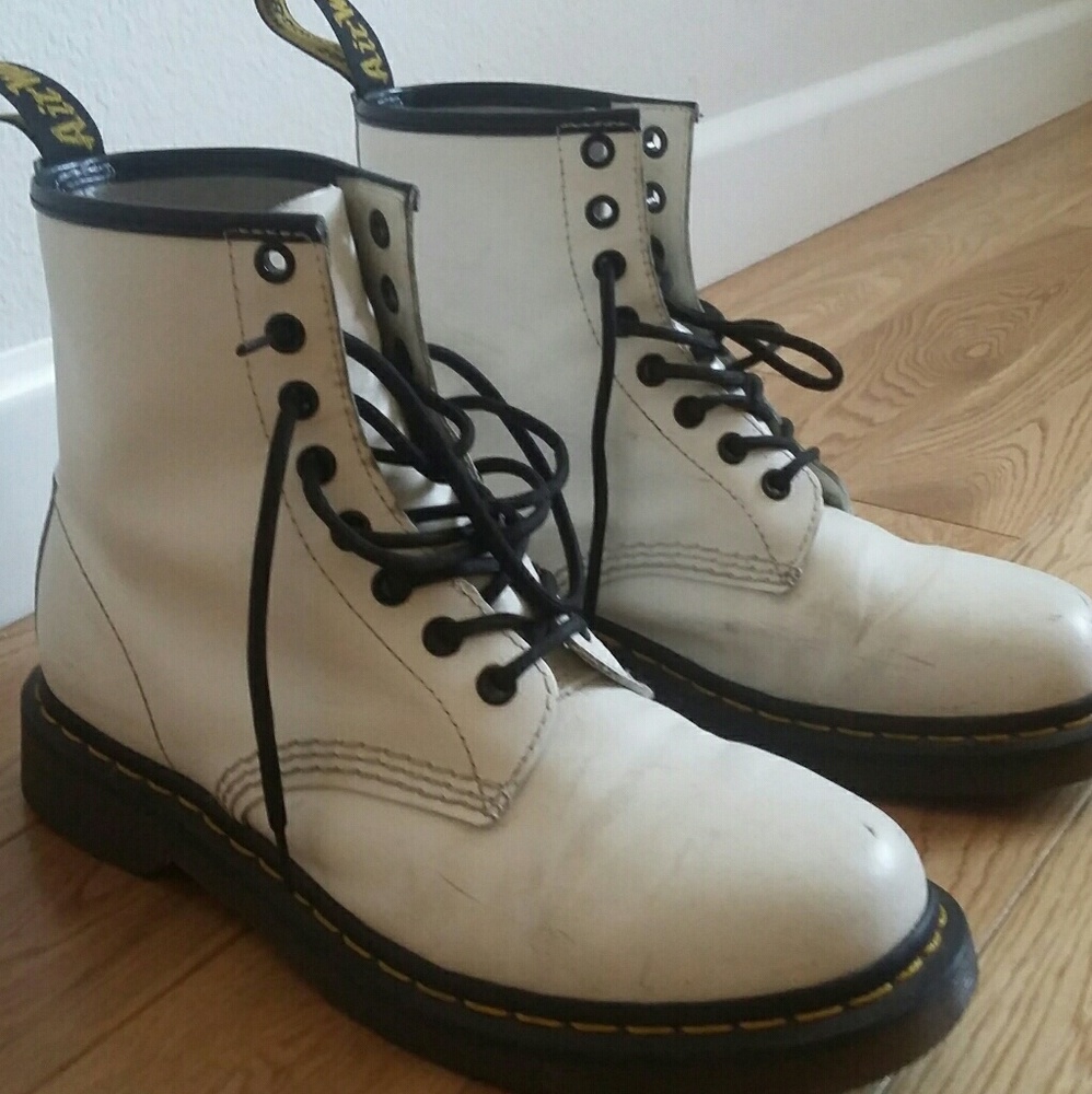 White dr martens